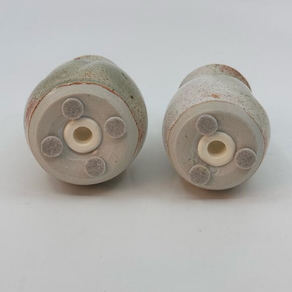 Salt & Pepper Shaker Set Glazed Pottery Kitchen Dinning Shaker Set Housewares - Picture 3 of 4